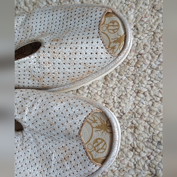 Fly London Yazu cool pearl Silver Perforated Leather Wedge size 9.5 - Picture 7 of 14